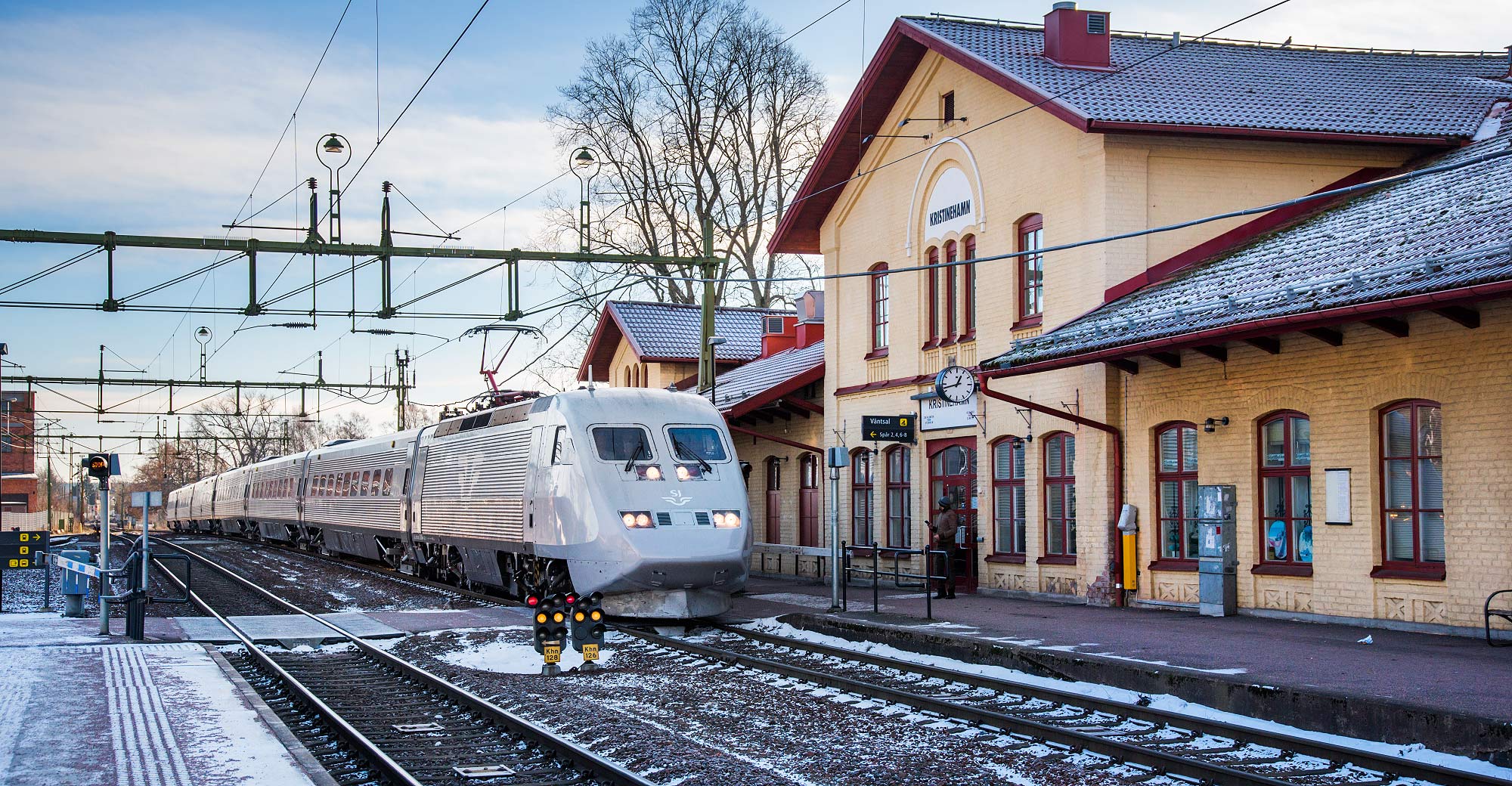 SJ X2000 Stockholm-Oslo ankommer Kristinehamn 5 februari 2018